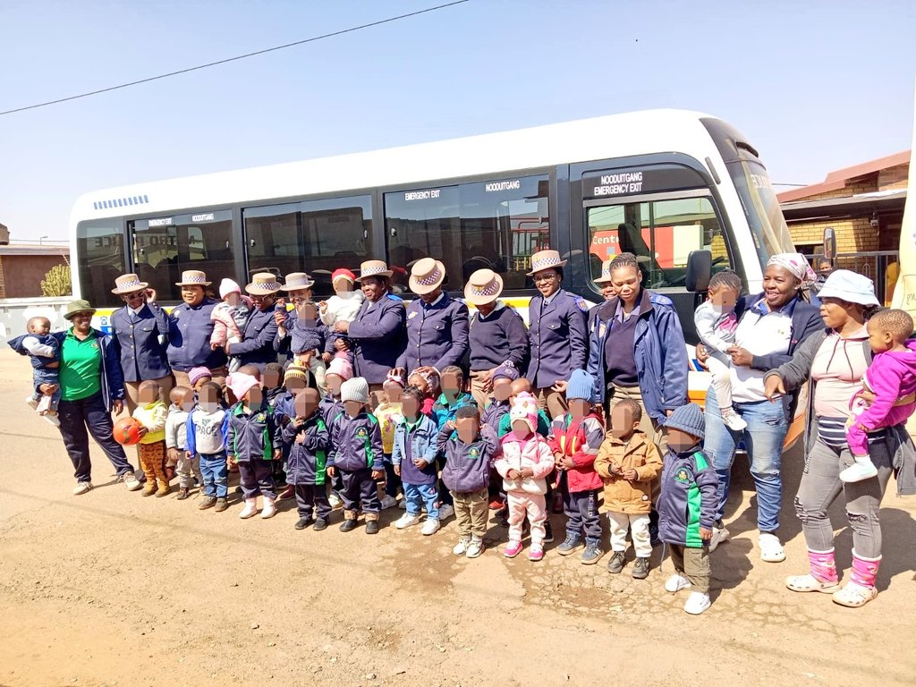 JoburgMPD's tweet photo. The #JMPD #RegionC Operations & Community Outreach team visited the Freedom Day Care Centre in Snake Park to share safety tips with kids & teach them how to report inappropriate behaviour. They also surprised the children with gifts, creating a joyful atmosphere! #JoburgCares https://t.co/MzVLPWOcJf