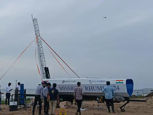 DainikBhaskar's tweet photo. अंतरिक्ष क्षेत्र में एक और उपलब्धि: भारत ने लॉन्च किया अपना पहला रियूजेबल हाइब्रिड रॉकेट RHUMI 1; ग्लोबल वार्मिंग और क्लाइमेट चेंज के रिसर्च में मिलेगी मदद
#RHUMI #rocketlaunch
https://t.co/kbyml5mwE5 https://t.co/t0DlbUS8ti