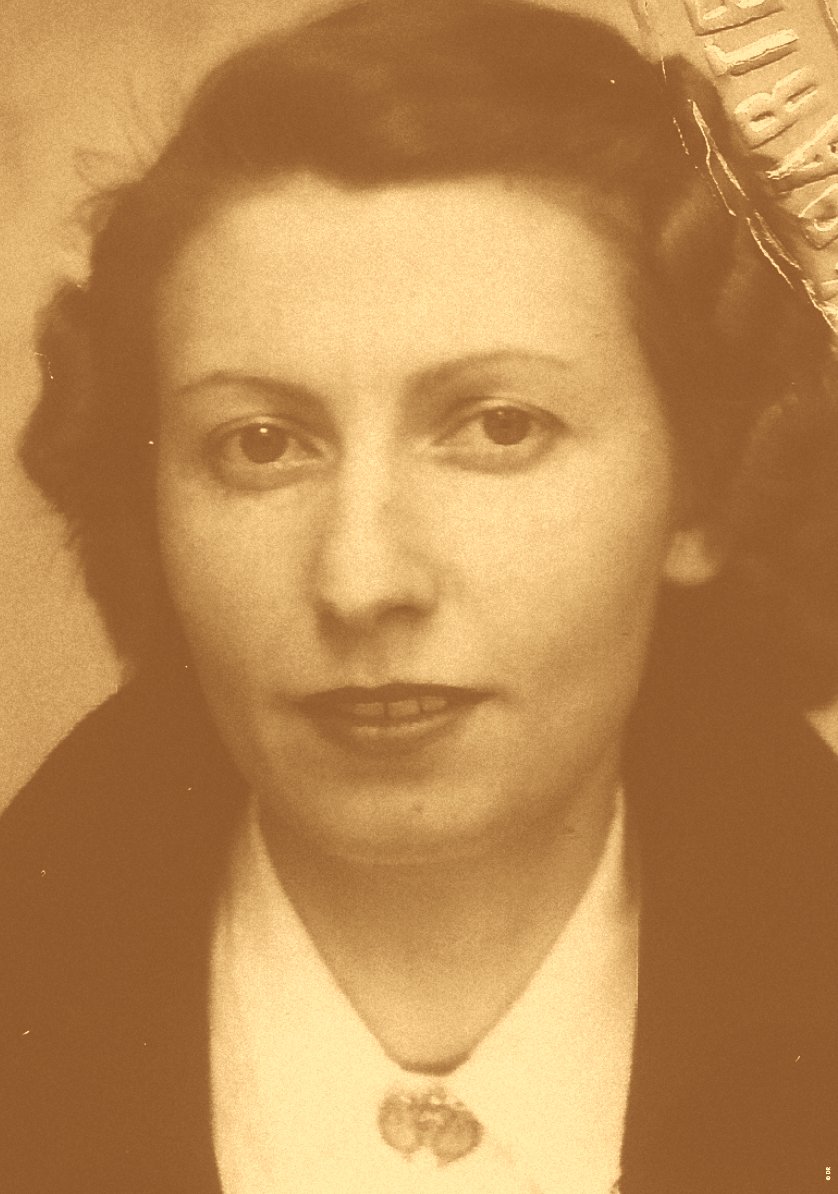 24 août 1944. Lyon. Torturée, une couturière de 20 ans attend l'exécution. Miracle : la prison est libérée ! Des mois après, elle qui "ne s'est pas battue pour cela" sauve celle qui l'a trahie d'une justice expéditive. Et elle lui accorde son pardon au procès. Hélène Berthaud.