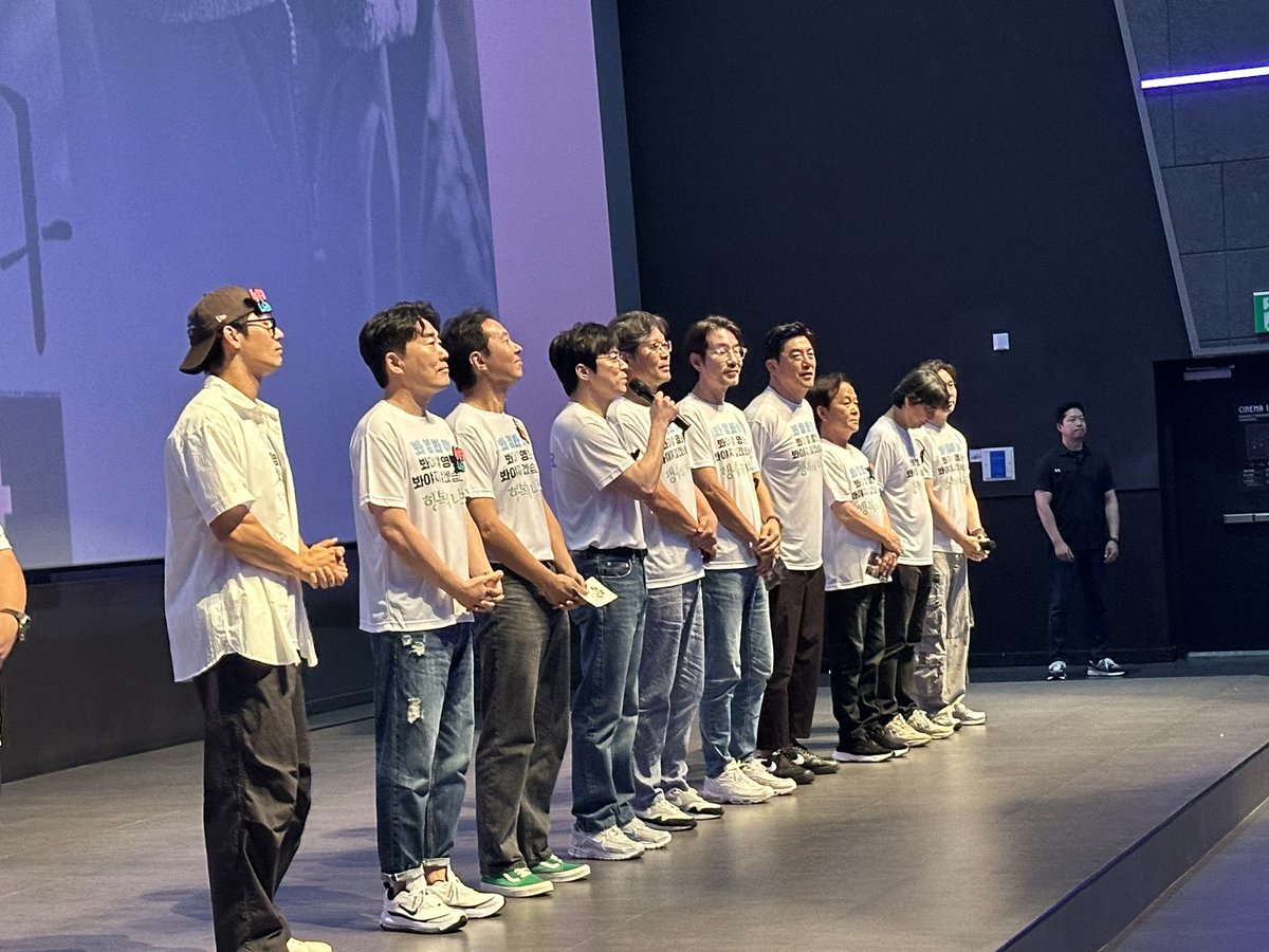oscarjangs's tweet photo. 영화 행복의나라 감독&amp;출연배우 무대인사. 오늘은 개봉 2주차를 맞이하여 수원, 분당, 판교 지역의 관객분들과 만나고 있습니다. 모두 반겨주시고 좌석도 꽉 채워주셨습니다. 감사합니다.  영화 행복의나라는 여러 이유로 추천하면 좋은 영화입니다. 20대나 중고등학교 학생들에게도 보면 너무 좋은… https://t.co/3PtrMsrORB