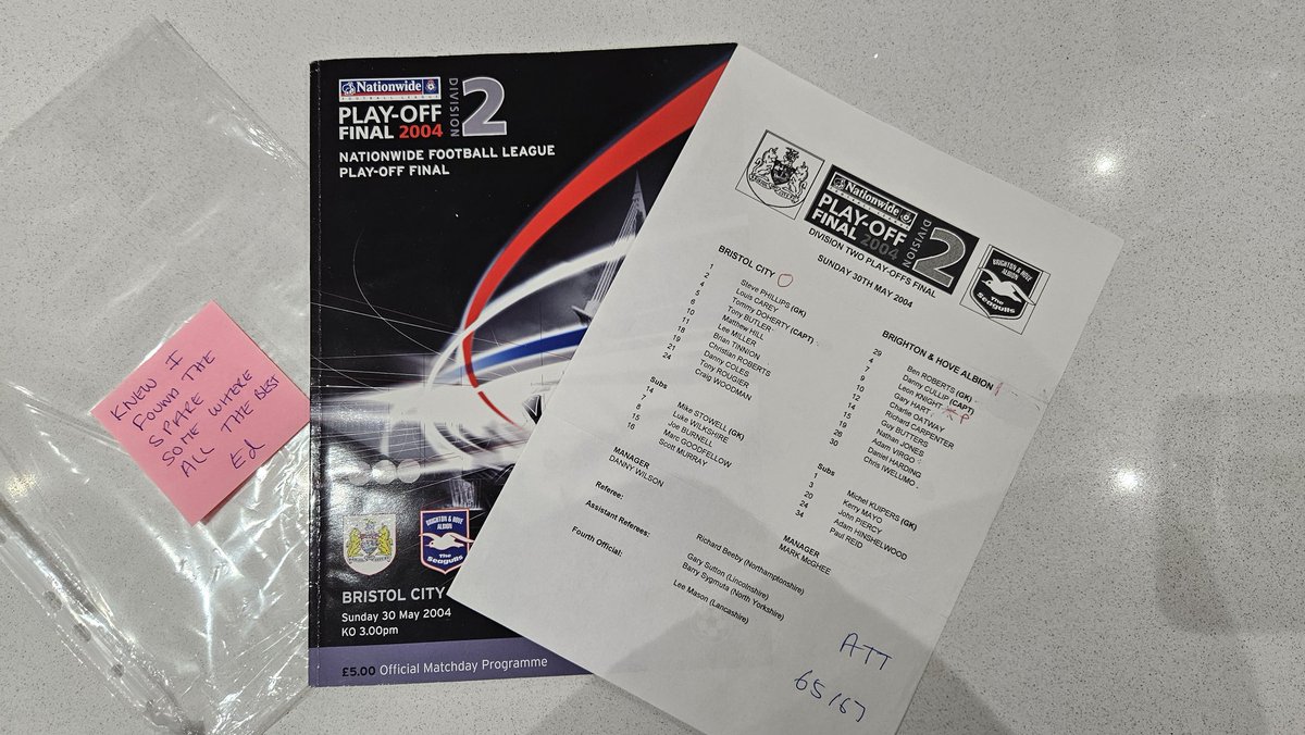 Saw Ed David from <a href="/OfficialBHAFC/">Brighton & Hove Albion</a> at the fans forum. Ended up talking about the playoffs in 2004. Mentioned how I had a ticket but never got to go. He has very kindly sent me his spare programme and team sheet! Must be honest, I'm quite made up. Beautiful gesture! #bhafc #topman