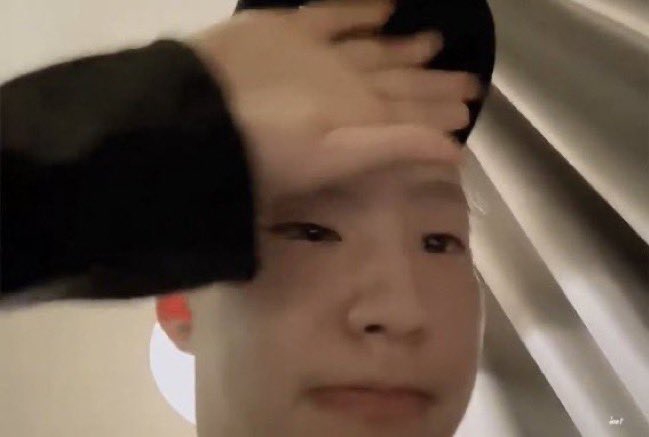 어누😍
둔녕아.
너 방금 사진 잘못 올린 듯.
                                                                  응????
               아 위버스였구나 비트윈인 줄 알았엉ㅠㅠ

어누😍😍
ㅋㅋㅋㅋ 그럴 줄 알았어.