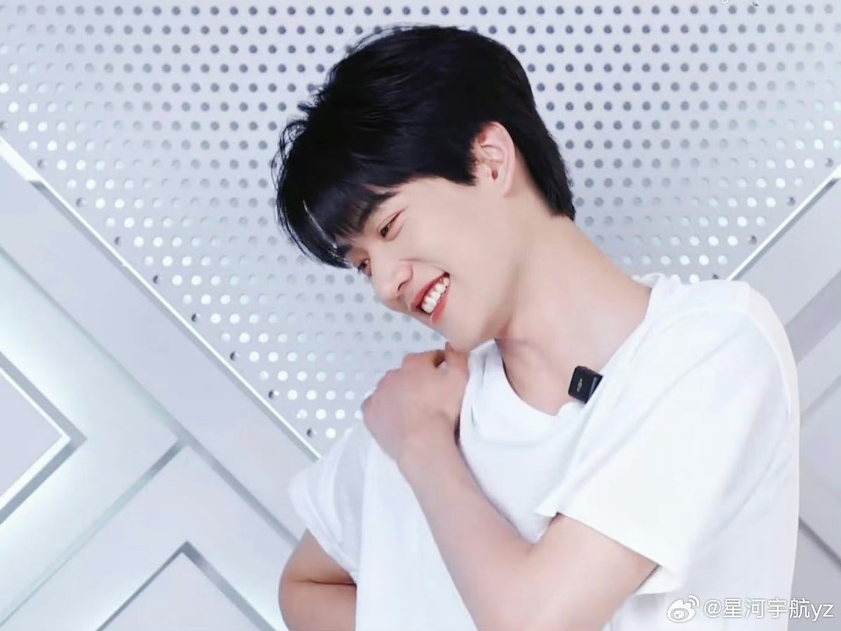 chimbolao's tweet photo. vẫn là mê xem nó đánh game :) ngầu điêng https://t.co/YEq9JKNVJL