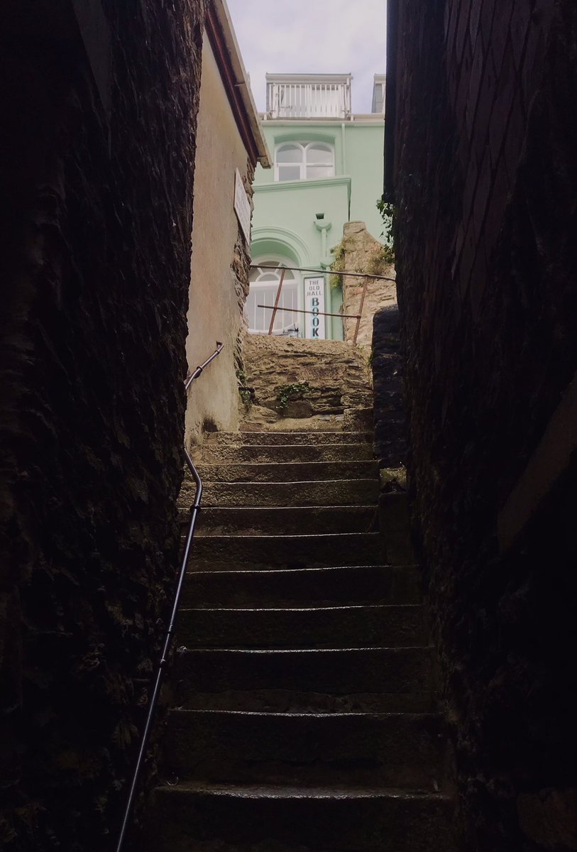 Bookshop, Looe

#booklovers #bookshop #books 
#looe