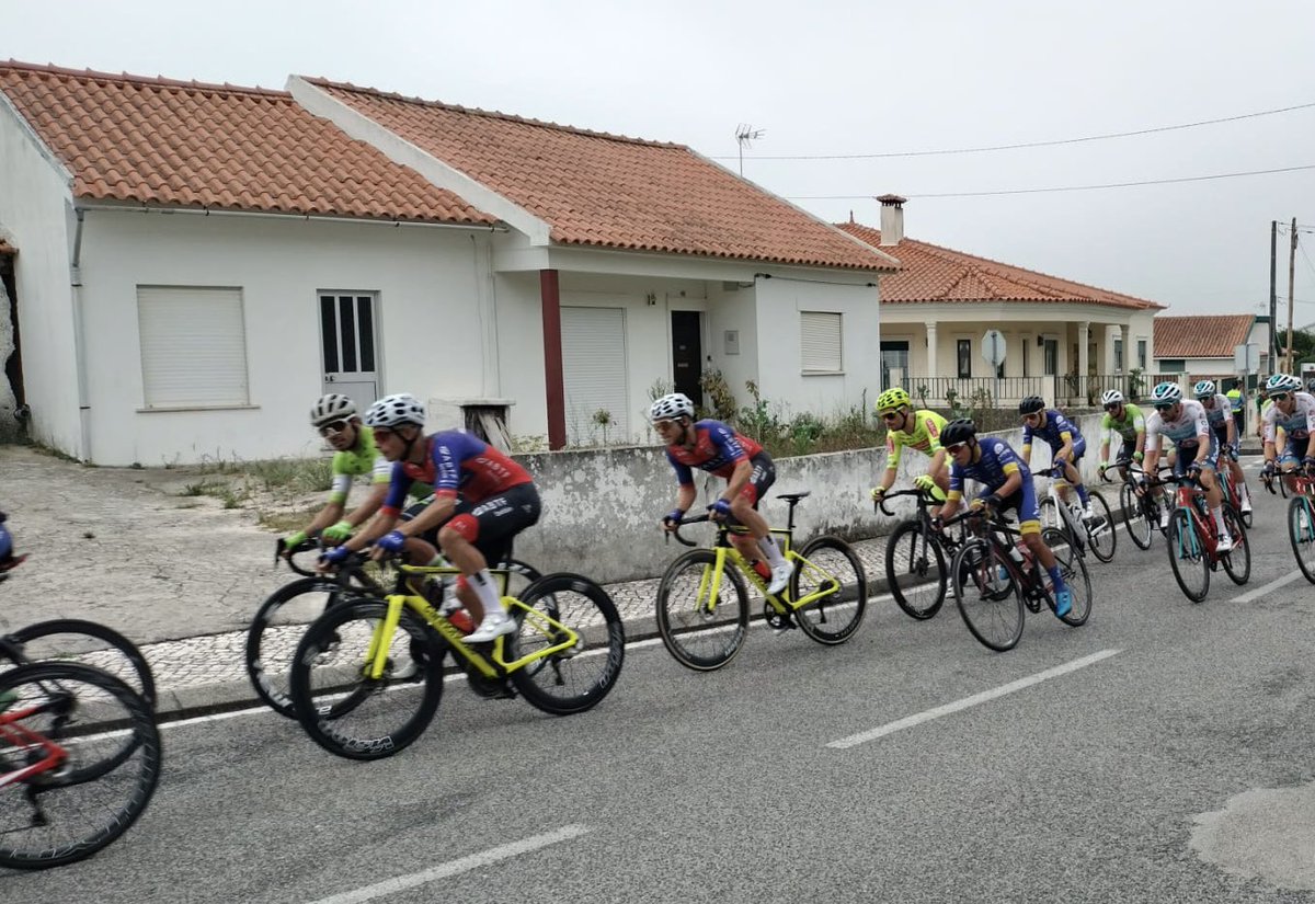 FeirenseCycling's tweet photo. Fábio Costa 7° no Circuito da Moita 💪
🥇 Julius Johansen ( Sabgal - Anicolor)
#ABTFBetãoFeirense #CircuitodaMoita #cannondaleroad
 #aguasserrana #cavalinho #critec #reclacambra #bhfiteness #GrupoTavares #ABTFBetão #cavalinho #lojasdavisao #froiz #igpsport https://t.co/rj9NW7bJOr