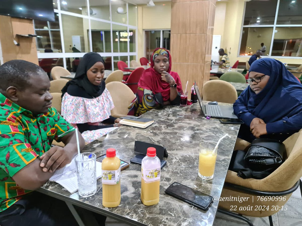 aenitniger's tweet photo. *UENIT-AENIT*
Rencontre hybride entre l'Union des étudiants Nigériens en Turkiye et l'amicale des diplômés Nigériens  de la Turquie
#ytb
#turkiyemezunlari https://t.co/AlCbpd5O1g