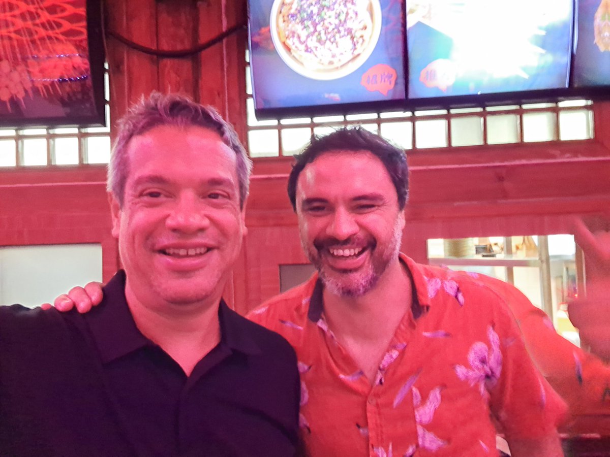 Miguel do Rosario (@migueldorosario) on Twitter photo 🇨🇳 Passando uns dias em Beijing, China. Tive tempo de tomar umas com o camarada <a href="/marcof1871/">Marco Fernandes</a>.
Tenho histórias incríveis sobre o país. Acompanhem a conta para saber! 🇨🇳 Passando uns dias em Beijing, China. Tive tempo de tomar umas com o camarada <a href="/marcof1871/">Marco Fernandes</a>.
Tenho histórias incríveis sobre o país. Acompanhem a conta para saber!