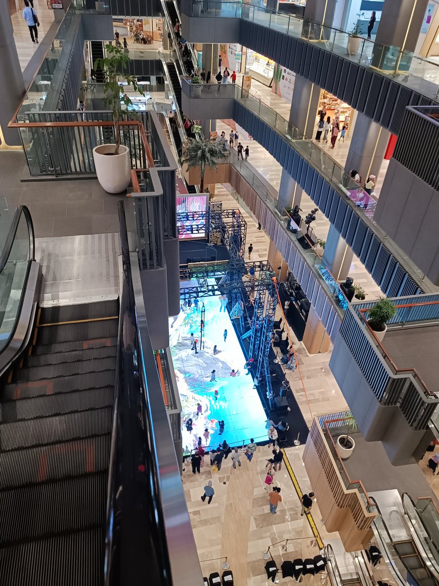 𝑬𝒎𝒊𝒍 tweet media