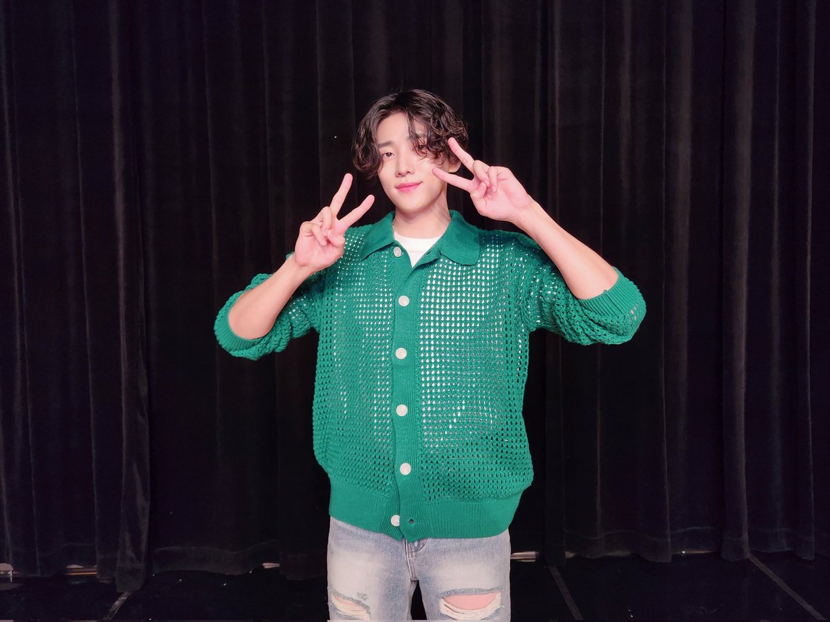 dkz_dy's tweet photo. [📸] 240824 포토북 PIECE OF JC 밋앤콜 팬사인회 

✍️🐱💜 

#재찬 #JAECHAN
#PIECE_OF_JC https://t.co/mUbWrkEkXv