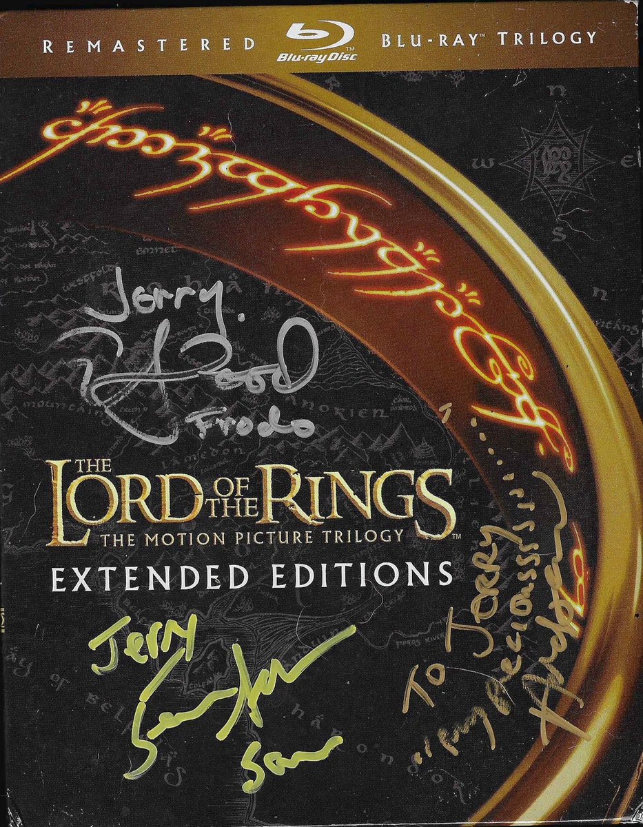 FJerry20's tweet photo. Had an awesome time at the @Tampa_Bay_CC (Tampa Bay Comic Con) yesterday 🙌 Got to meet one of my favorite actors @andyserkis the voice of Gollum and got my copy of The Hobbit and the Lord of The Rings Blu-ray autographed #lordoftherings #thehobbit https://t.co/X1xEf1VoVn