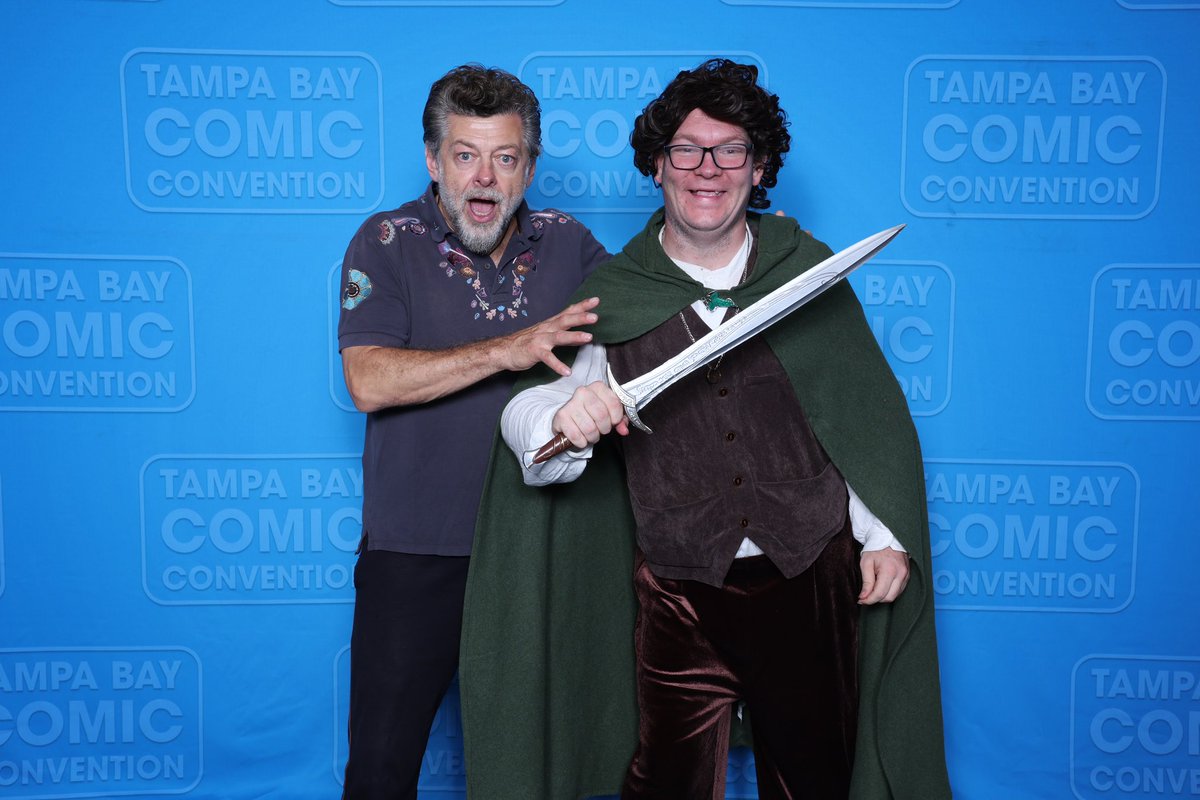 FJerry20's tweet photo. Had an awesome time at the @Tampa_Bay_CC (Tampa Bay Comic Con) yesterday 🙌 Got to meet one of my favorite actors @andyserkis the voice of Gollum and got my copy of The Hobbit and the Lord of The Rings Blu-ray autographed #lordoftherings #thehobbit https://t.co/X1xEf1VoVn