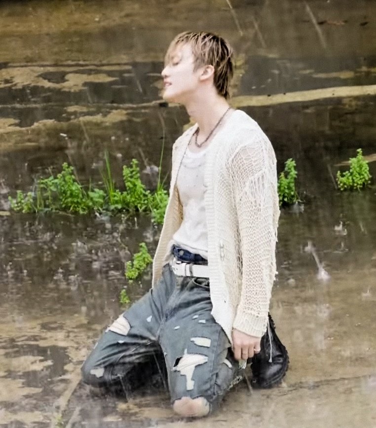 the813Degrees's tweet image. คุณพ่อทำแบบนี้ทำไม