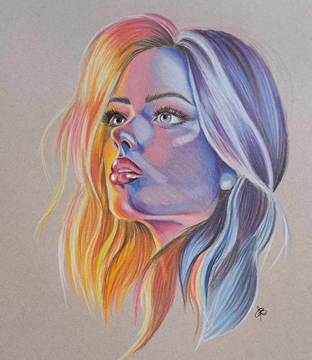 MrsLittlefair's tweet photo. Experiments with colours 
#portrait #art #drawing https://t.co/IEah3FCtgh
