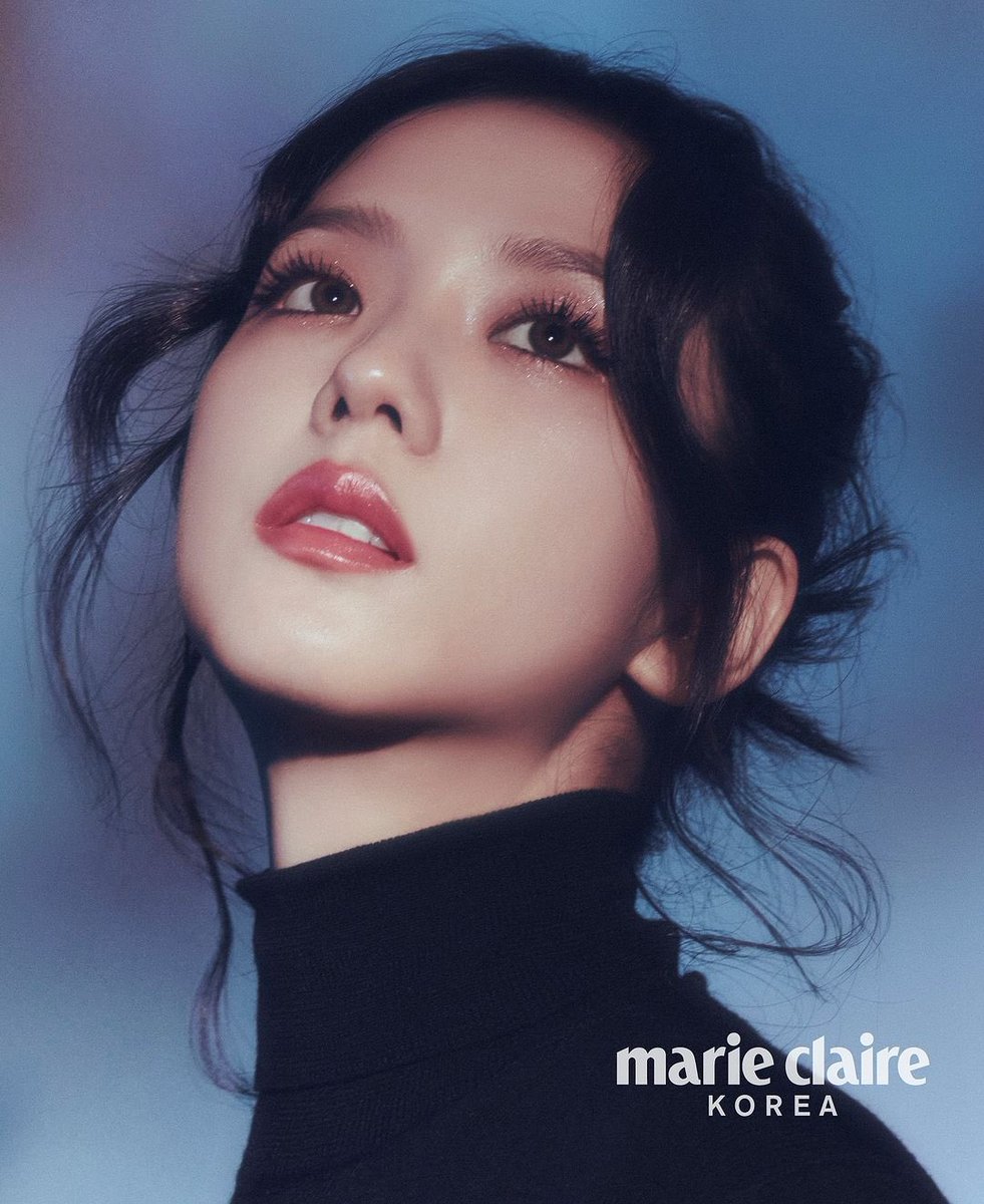 viraltakes's tweet image. Jisoo looks mesmerizing for Marie Claire Korea.