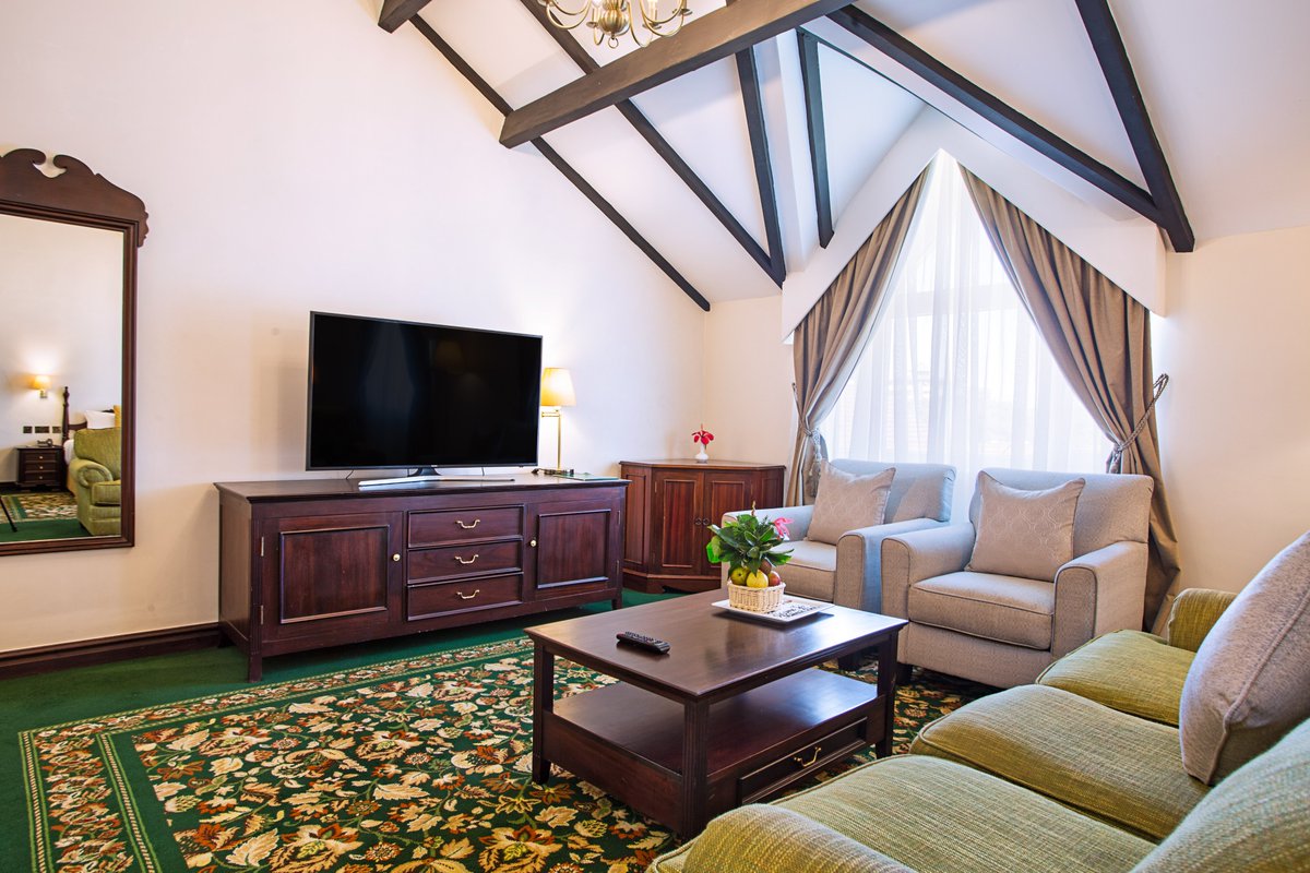 MidlandHotelKe's tweet photo. Experience modern comfort and convenience at our hotel. Perfect for both work and relaxation. ๐ Book your stay today and enjoy a seamless blend of style and functionality.
#HotelStay #ModernComfort #ConvenientStay #WorkAndRelax #BookNow #TravelInStyle #ComfortAndStyle https://t.co/2kbUIhtzXY