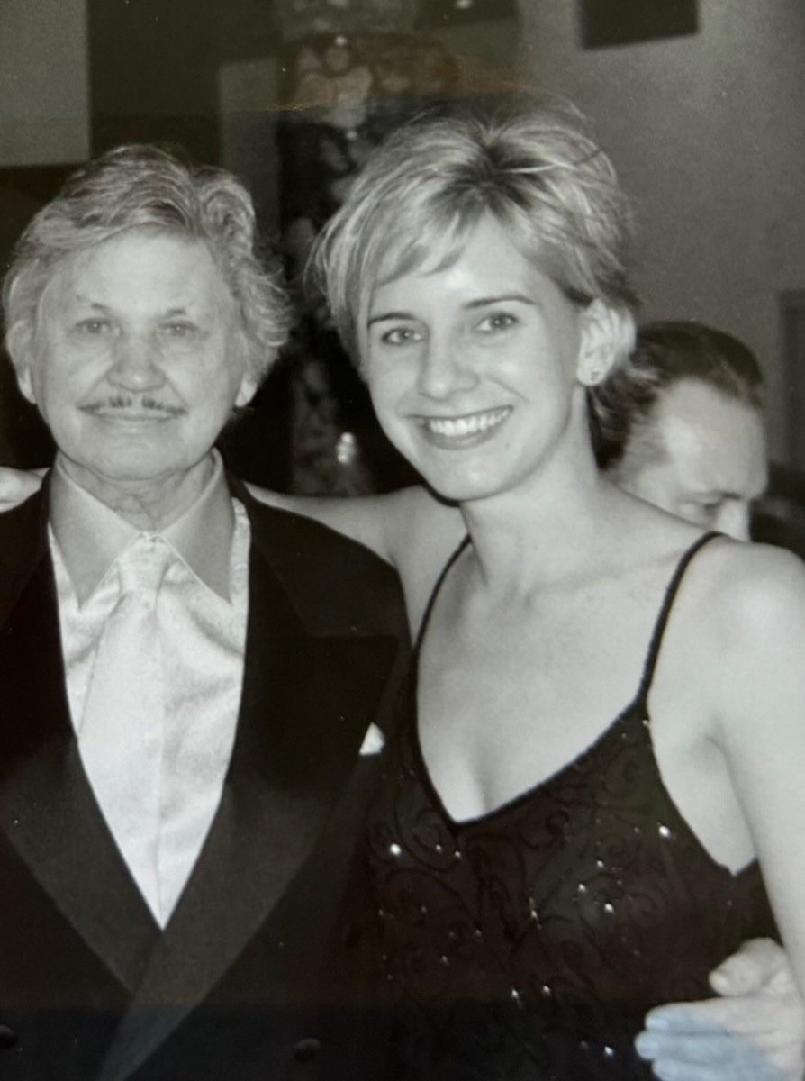 Hoosiers1986's tweet photo. Check out our recent episode of THIS WEEK IN CHARLES BRONSON as we interview author Lindsay Ireland about her life and growing up with her famous aunt & uncle Jill Ireland & Charles Bronson. We also discuss her new memoir WHY NOT ME. Enjoy! @etodd666
https://t.co/vz90lkVPnT https://t.co/vjkFeaSXHi