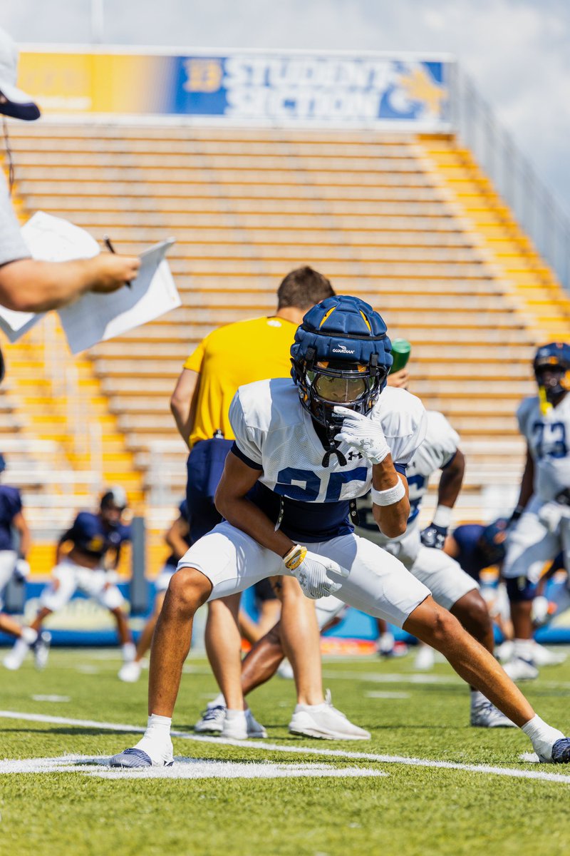 JayJay Etheridge. tweet media