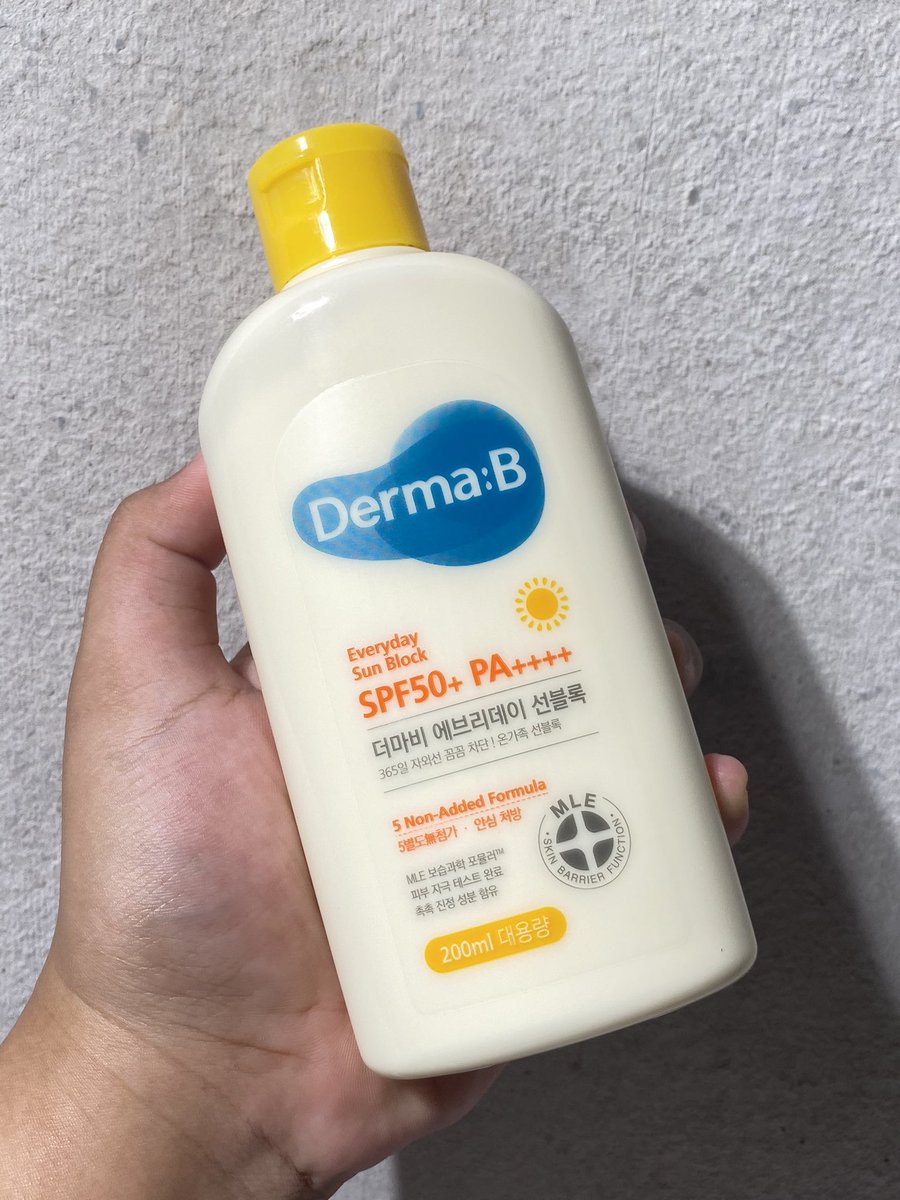 keshikiayame's tweet photo. 🗣️skincare korea banyak yg jumbo
🗣️sunscreen australia banyak yang se jirigen

No wonder sih, memang regulasi negara2 tsb cukup consent dengan skincare😁 makanya bisa dapet bahan baku yg terjangkau udah dengan kualitas dan kuantitas https://t.co/wgldMEoi34