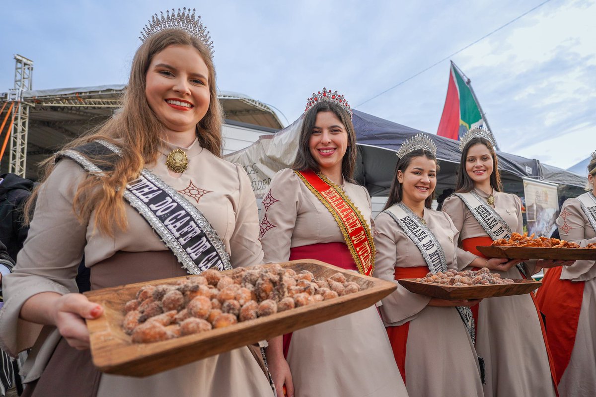 governo_rs's tweet image. 🟩🟥🟨 Começou a 47ª Expointer! Te esperamos no Parque de Exposições Assis Brasil, em Esteio. 

🤠🌱 Superar é da nossa natureza! 
#Agro #Expointer