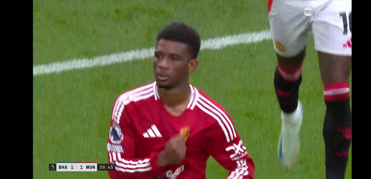 BarberMUFC's tweet photo. Starboy 🤩🤩 #BHAMUN #BHAMUTD https://t.co/ri0ihHDtvR