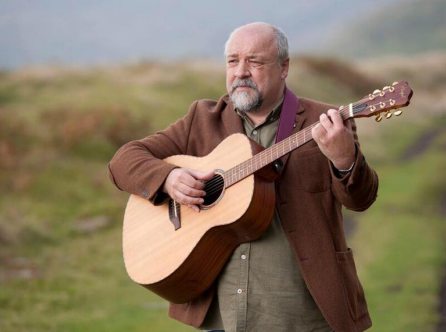 ☀️Music at the Museum Wednesday 28 August☀️
Explore the museum then sit back and relax with a drink in our courtyard whilst listening to local musician David Swann and his original comic folk songs. Bar.
Tickets £12 beckislemuseum.org.uk 
Museum 6-8.15pm Music 7.15-9pm