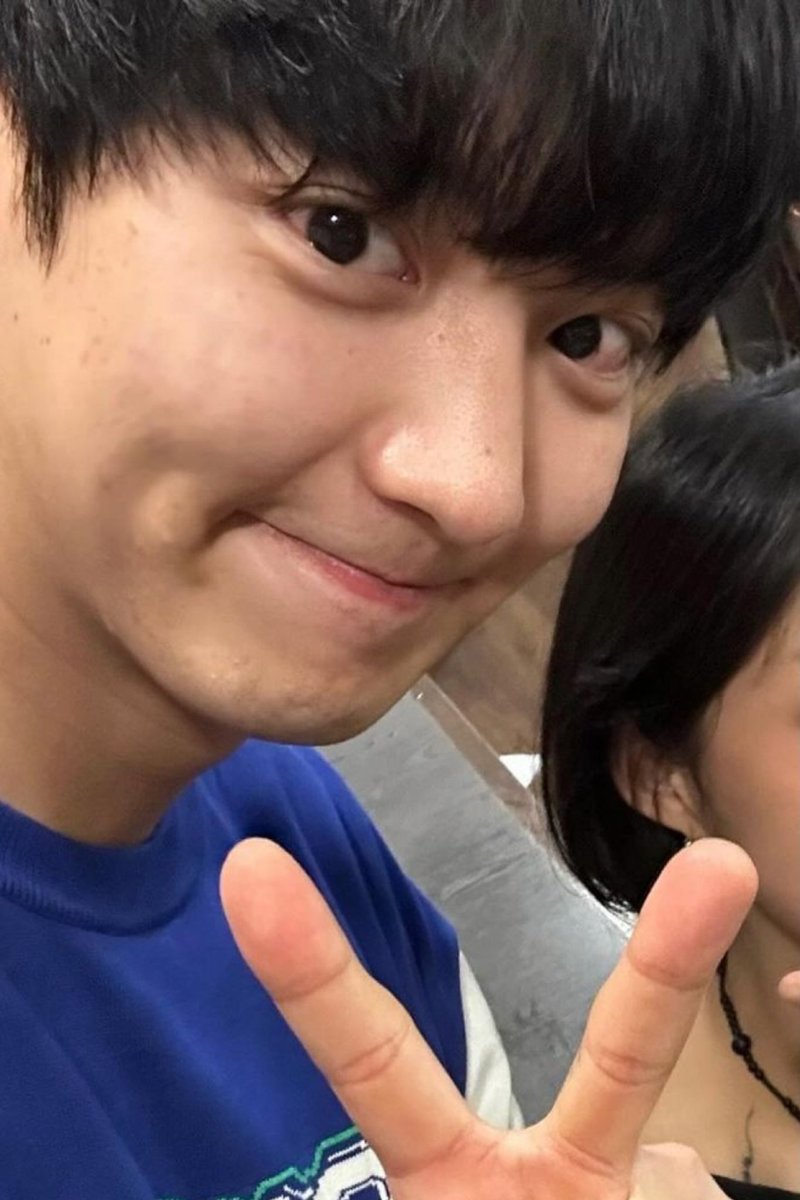 hourly chanyeol tweet media