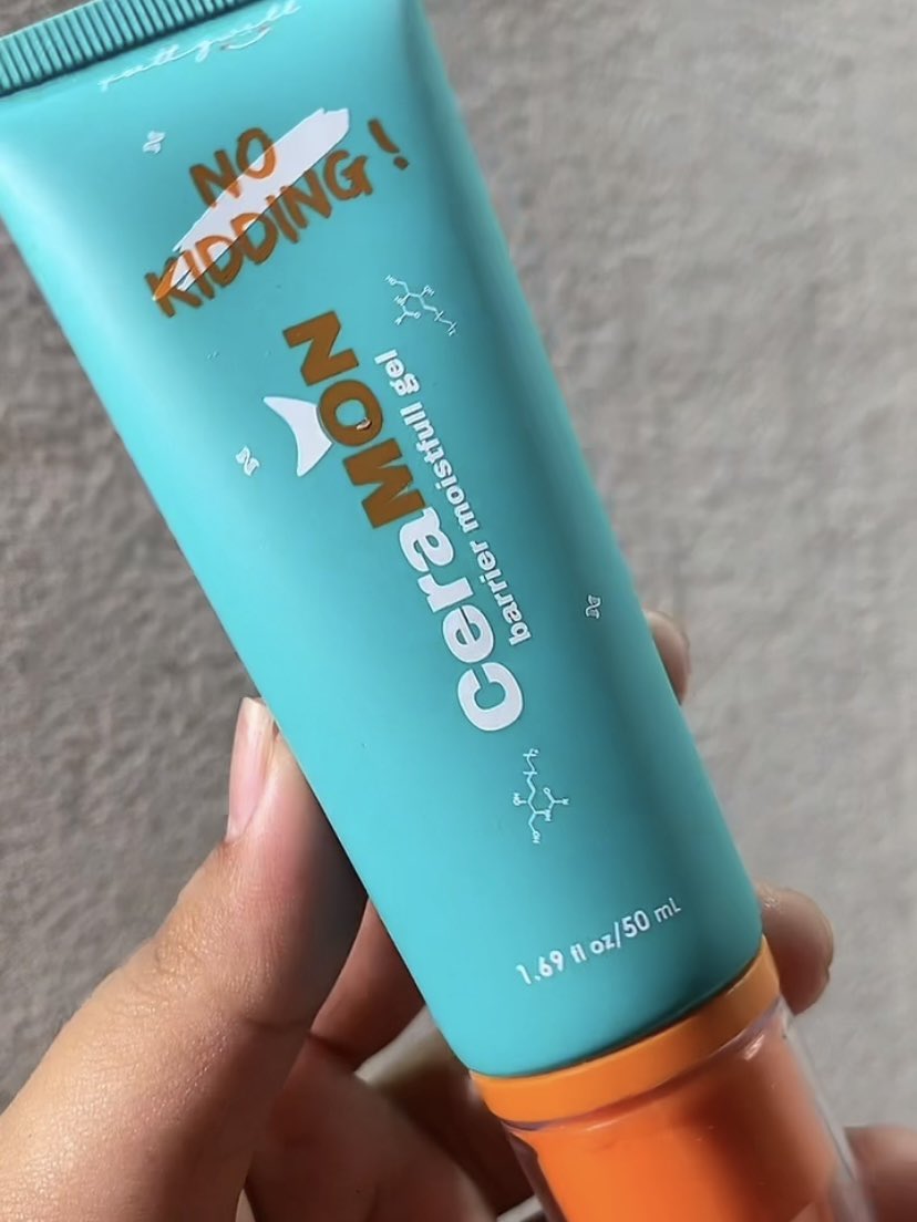 keshikiayame's tweet photo. Pretty well, isinya 50ml. ADA REFILLNYA ISI 100ml harganya around 50an🥺🫶🏻 
ini ok bgt buat yg gak suka skincare terlaluu basah bgt, lembabnya pas

Local pride
https://t.co/PrrXTE5U3a https://t.co/7GwmGmSevR