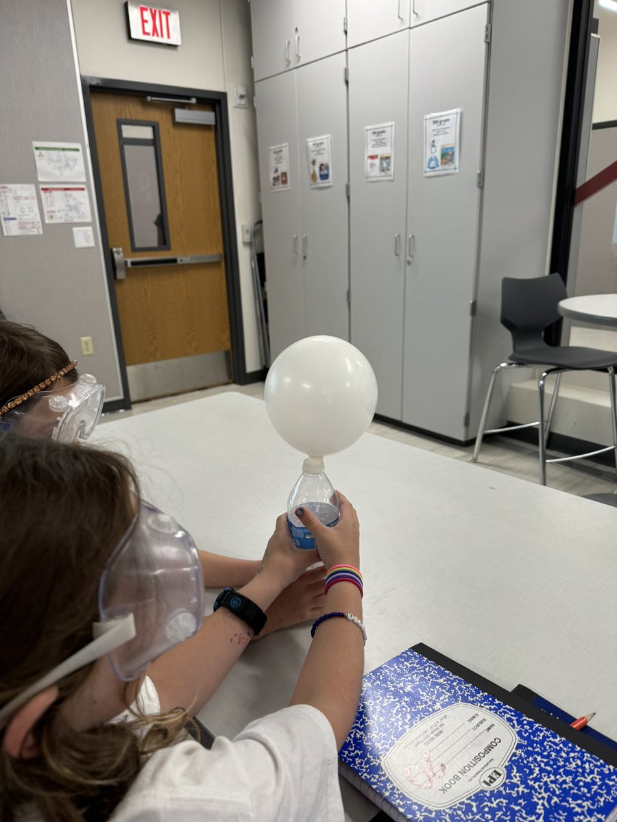 55TopDog's tweet photo. As  a “Matter” of  fact , the TDs had a “SOLID” time in Science! It was a “GAS” to see their smiles! It was a“LIQUID” educational lab!! @BridlewoodES https://t.co/MNzVI5pK91