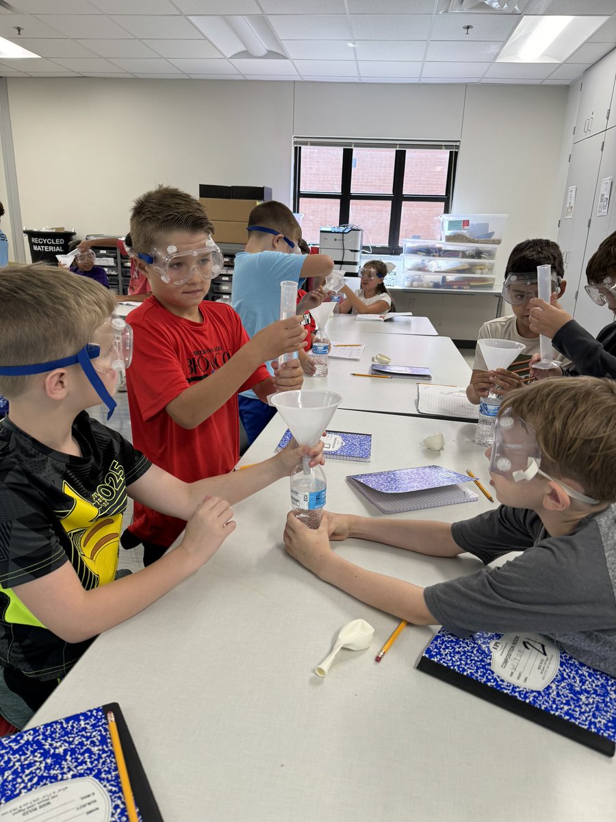 55TopDog's tweet photo. As  a “Matter” of  fact , the TDs had a “SOLID” time in Science! It was a “GAS” to see their smiles! It was a“LIQUID” educational lab!! @BridlewoodES https://t.co/MNzVI5pK91