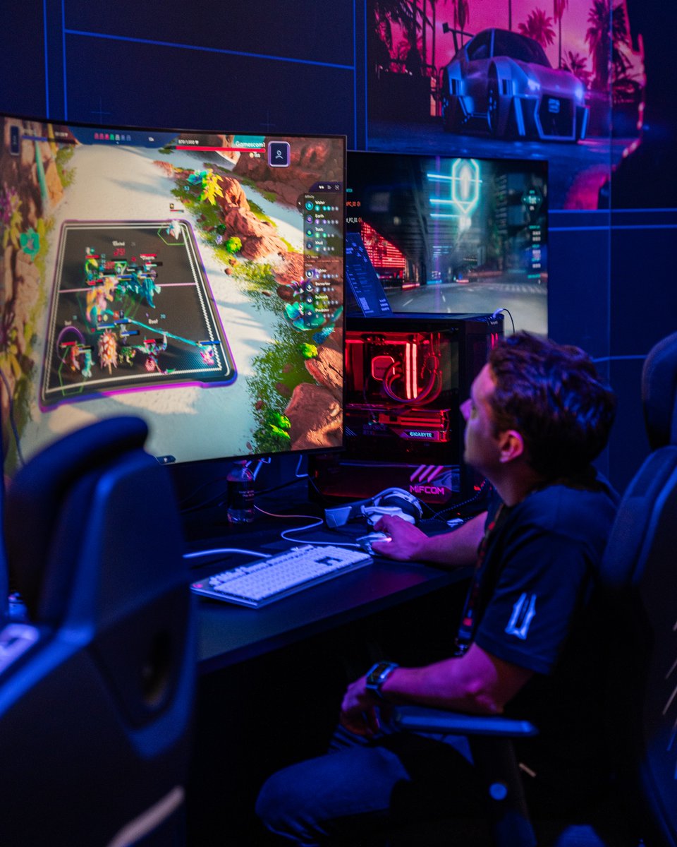 MIFcomGmbH's tweet image. Erlebt Premium-Systeme und Komponenten auch am Samsung  Stand in Halle 9 🔥 

#gamescom2024 #MIFCOM #custombuild #gamingpc #pcgaming #bequiet #gigabyte