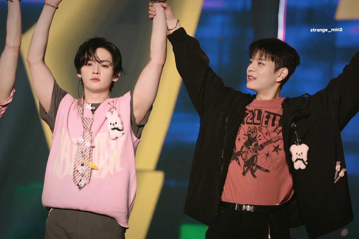 strange_min2's tweet photo. 240824 🐰🐶

#Straykids #스트레이키즈  
#Leeknow #리노 
#승민 #seungmin https://t.co/hfh8P8aCWn