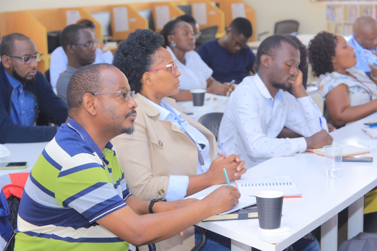CPSSAFRICA's tweet photo. #Cohort5week3: Our #ForeignPolicyExecutiveProgram2024 emphasizes the importance of respecting host country laws &amp; maintaining neutrality, as outlined in the 1961 Vienna Convention. Diplomats must lead by example! #Diplomacy #InternationalRelations
@usmissionuganda 

#UgandaFirst https://t.co/mw25pzWblZ