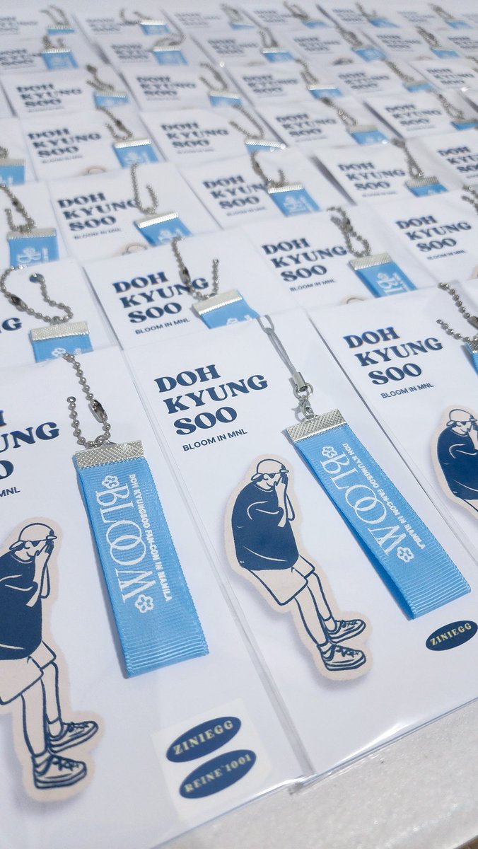 ziniEGG's tweet photo. 🌸 BLOOM IN MANILA 🌸
DOH KYUNGSOO FAN SUPPORT

By @ziniEGG
💙 Mini Wristband Keyrings and Phone Charms
💙 Sticker Tattoos
💙 Name Banners

By @reine1001
💙 Bloom Keyrings and Phone Charms

✨️ mbf, like, rt

Almost 800 pcs freebies 🙀

More details on next tweet
#BloomInManila https://t.co/zp04OXdoJd
