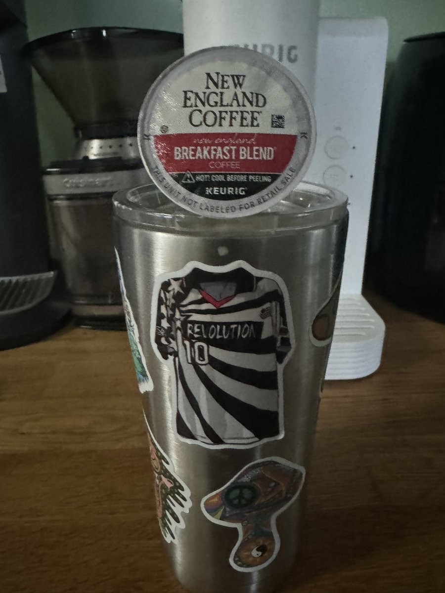 SouthernRev21's tweet image. Good morning Revs fans!! Only 3pts will do tonight 💪 looking forward to seeing @22Carlesgil back on the pitch tonight 🫶 ( and I know it’s not dunks but it’ll do 😘) #NETID #NERevs