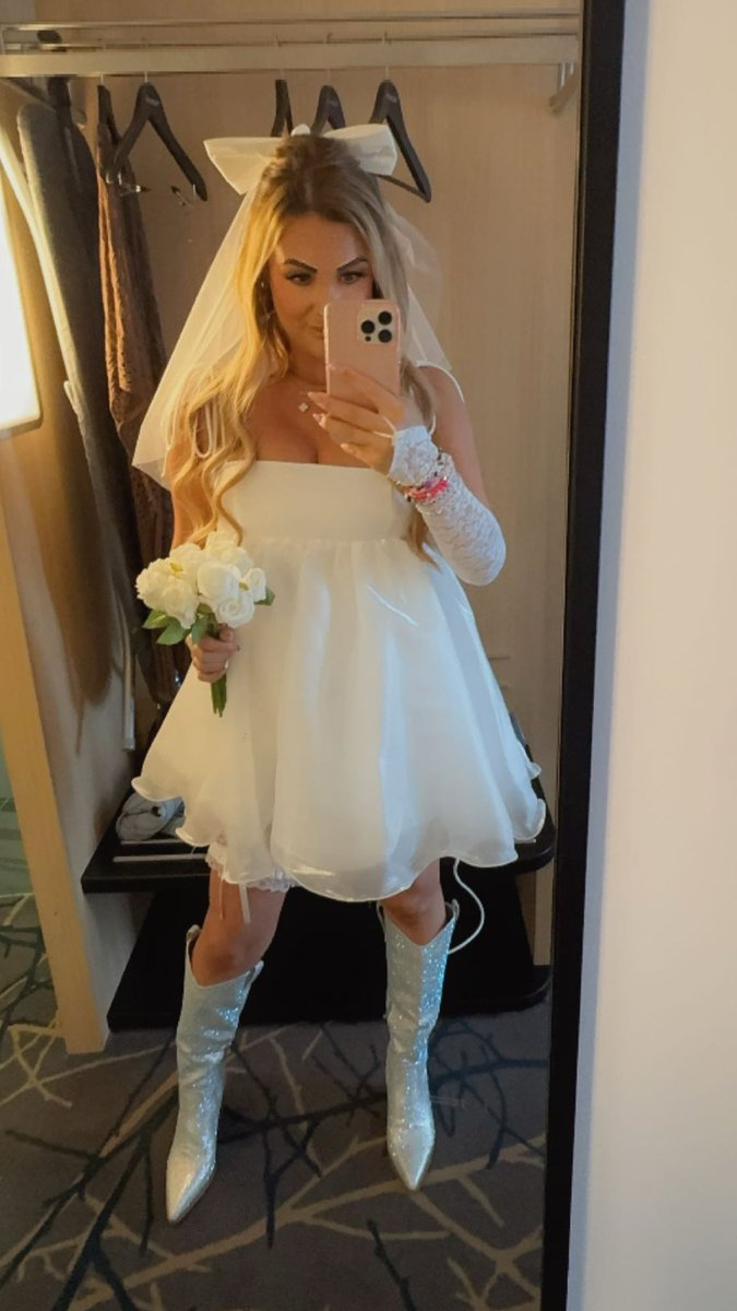 Emz 💖 tweet media