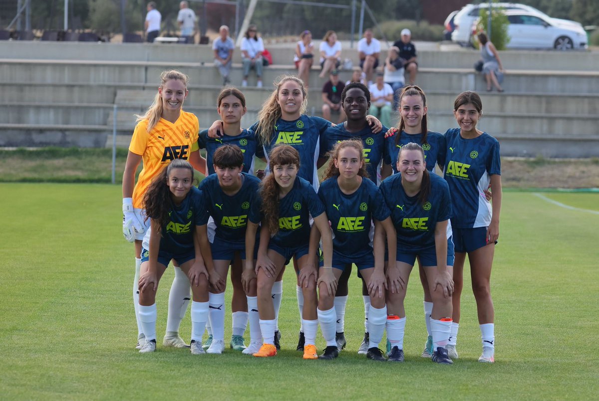 💥COMIENZA EL PARTIDO💥

⚔️ Selección #AFEFútbol 🆚 <a href="/lagimnastica/">Gimnástica Segoviana CF</a> 

1. Paola
24. Lola Alonso
4. Paula N. 
18. Sheila
2. Lucía Polo
20. Daniela
6. <a href="/Paula_Ro7/">Paula🌙</a> 
8. Rizos
9. Linares
25. <a href="/lorenajuanas12/">lorena</a> 
19. Luna

#SesionesAFE FutFem