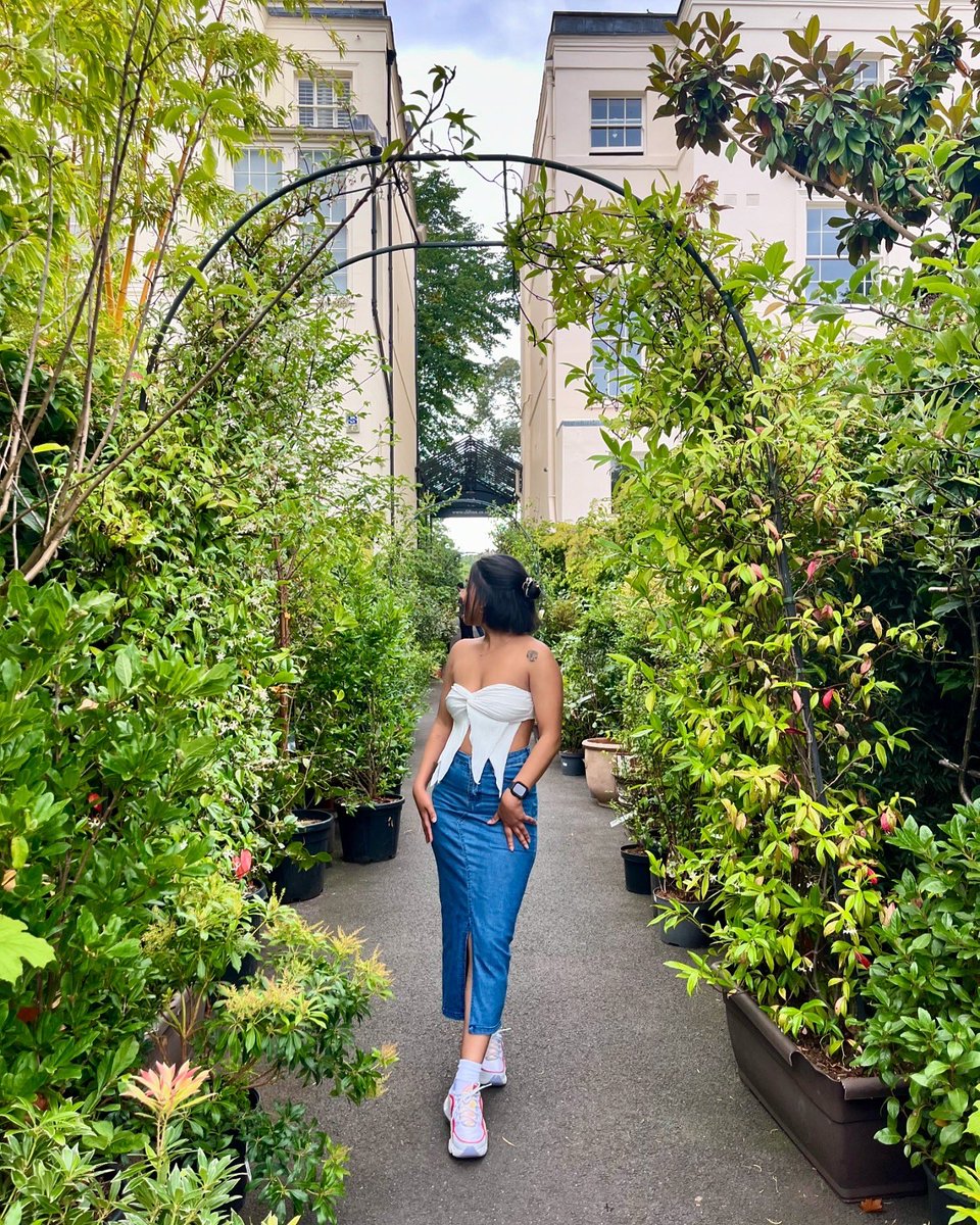 Tharika_M's tweet photo. London lookbook 🇬🇧 https://t.co/PASz03DzBl