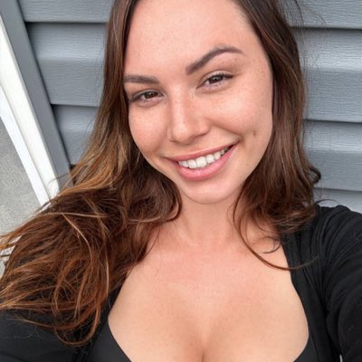 larawilson32's tweet photo. #NewProfilePic https://t.co/tAYSGxeb91