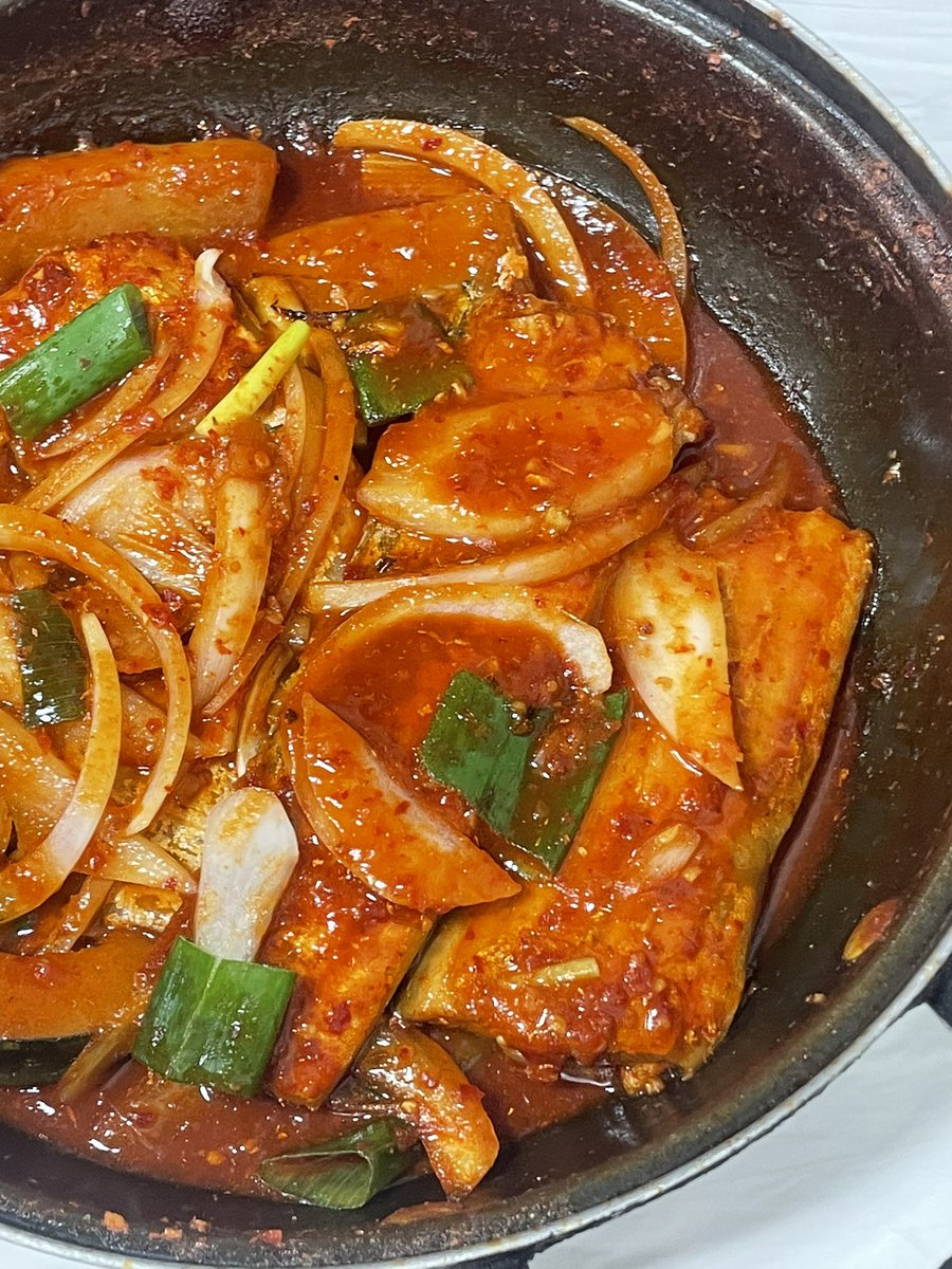 ppoppi72's tweet photo. 📍여수 명동게장
너무 맛있었던 게장.. 게장은 3번까지 리필 가능하고
새우장은 추가 금액있대요! 근데 추가금내고 먹을 맛임 
게장 달달하구 갈치조림은 쪼오끔 비리고 담백고숩함 
#선우가좋아할맛집 #선우야_이것도_맛있을거예�� #이거맛있떠_누가먹었떠 https://t.co/jH8fkyDU2N