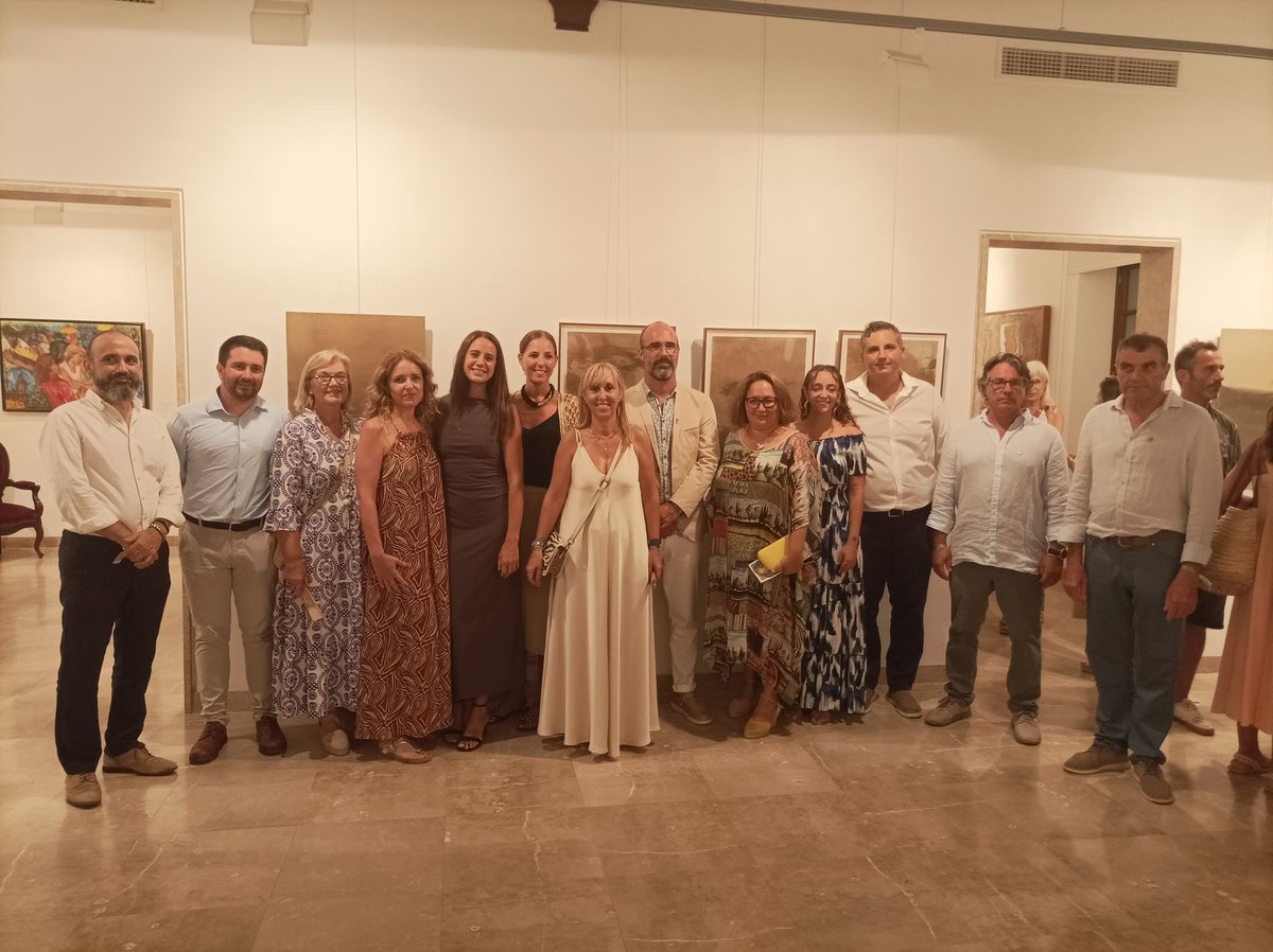 SolerCatalina's tweet image. Una excel•lent #nitxdelart gràcies a @lloperellor @AntoniaRoca @RicardaVicens per acompanyar-nos, com varen dir els pregoners, la cultura ens farà lliures #orgullfelanitxer