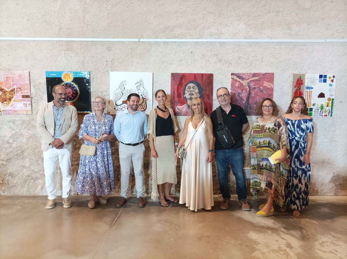 SolerCatalina's tweet image. Una excel•lent #nitxdelart gràcies a @lloperellor @AntoniaRoca @RicardaVicens per acompanyar-nos, com varen dir els pregoners, la cultura ens farà lliures #orgullfelanitxer