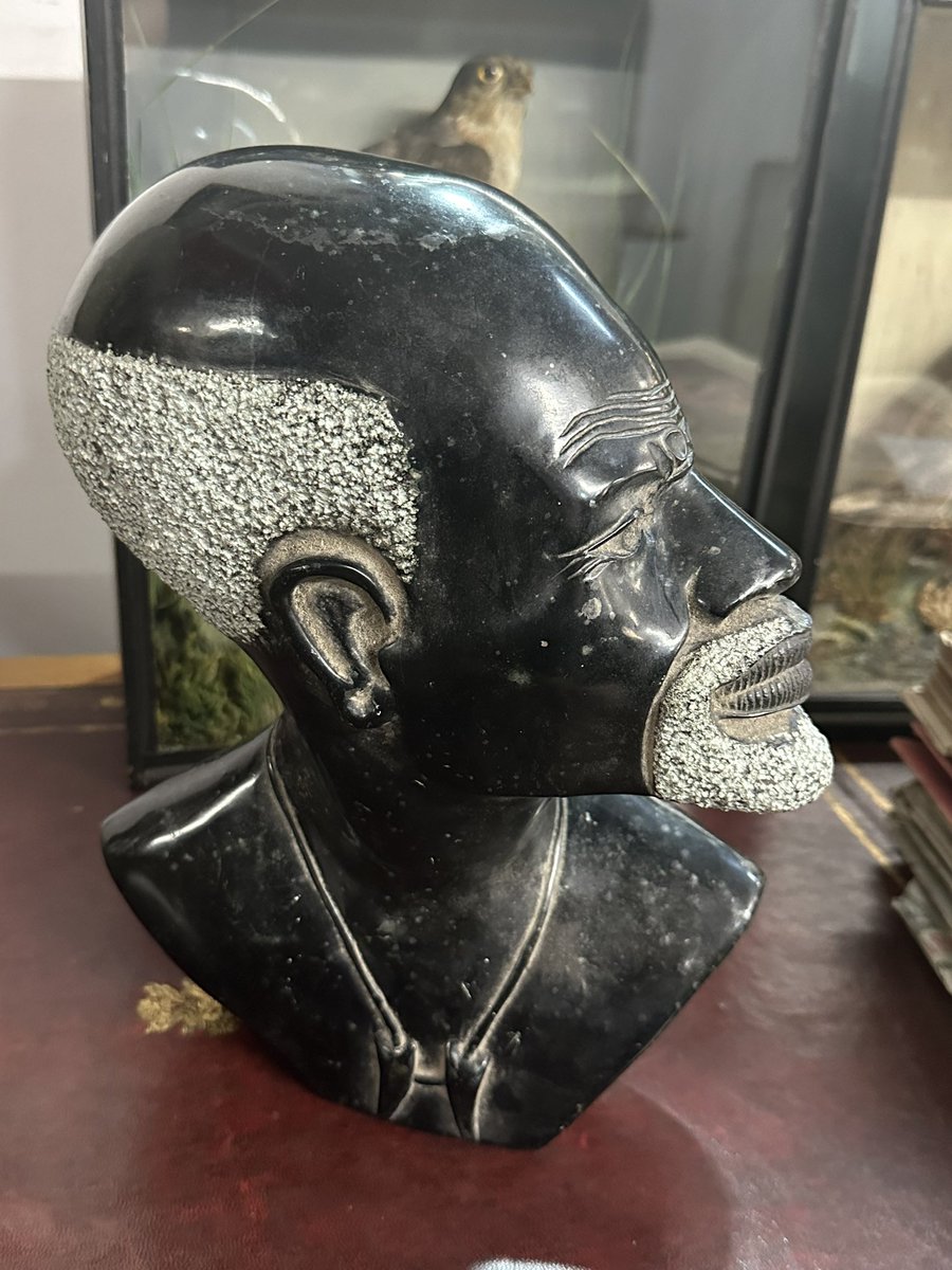 astraantiques's tweet photo. Good morning! We are with you until 5pm so why not pop along for a browse and a spot of lunch from the #decodencecafe open until 4:30pm #welookforwardtoseeingyou #antiquescentre #astraantiquescentre #hemswell #lincolnshire #thingstodoinlincolnshire https://t.co/Bk7Od8ROIc