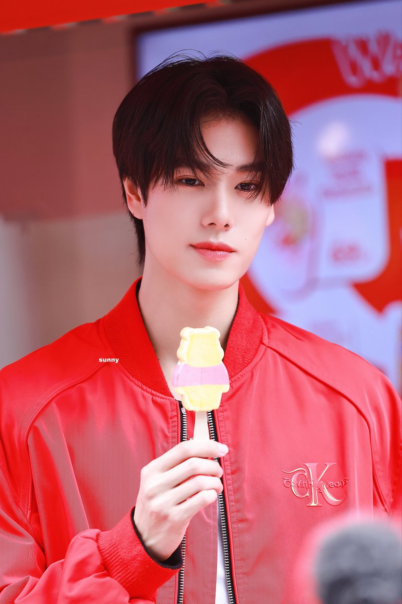 240824 💛❤️
WALLSCAFÉ x PHUWIN
#WallsCaféxPhuwin
#phuwintang <a href="/phuwintang/">phuwintang</a>