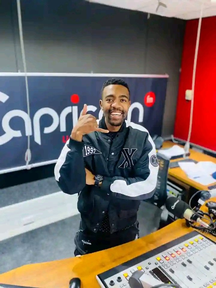 Saturdays belong to CapricornFM 😀 Tune in to the #UrbanHot40 10am-2pm 👇
capricornfm.co.za 📺 DSTV chn 884 <a href="/Vusi/">Vusi</a>
🔥🌄🤝🤍🙃🥰🤝✌️

#capitec #parliament #MusicStreaming #Capricorn