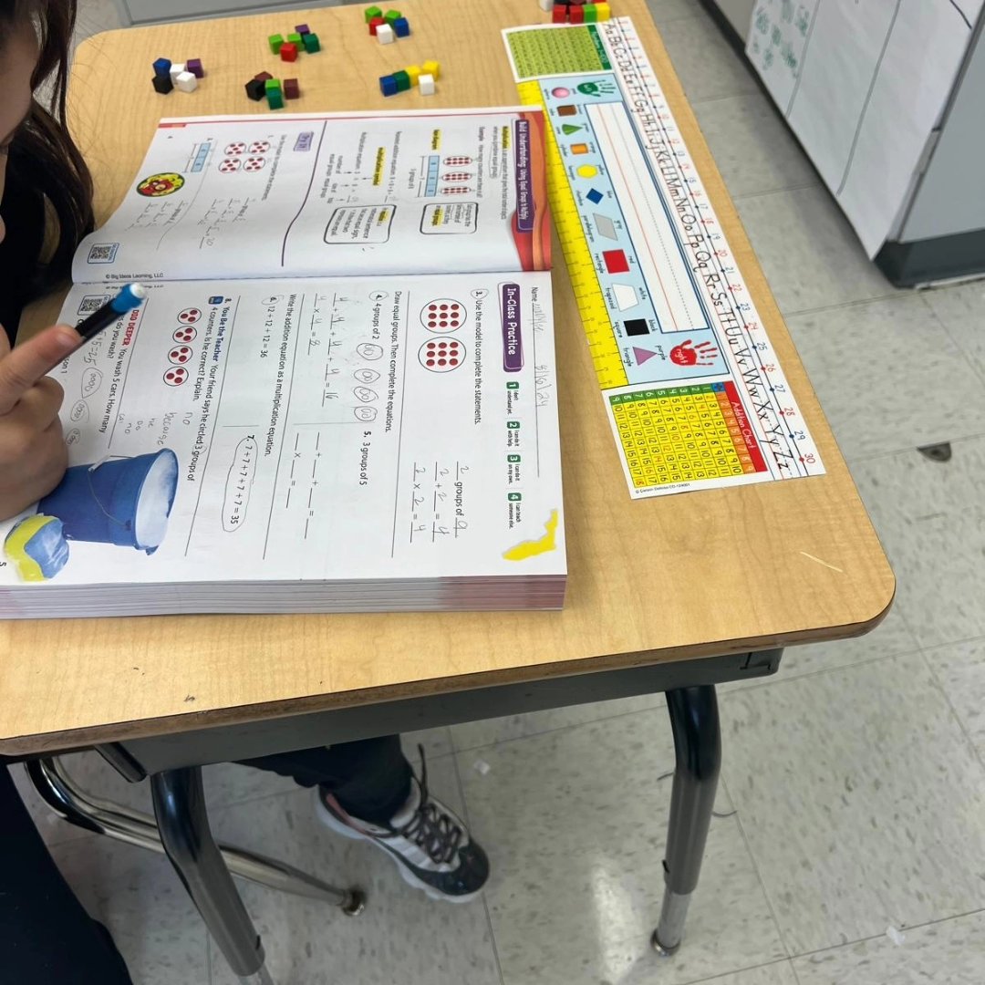 VernattaLee's tweet photo. Best Practice Boulevard! 4th grade students using the RACE (Restate, Answer, Cite, Evidence) strategy & 3rd grade students crushing word problems. #makingexcellenceahabit
@PoincianaPark
@MDCPSCentral @MDCPS https://t.co/Omjdd51dzb