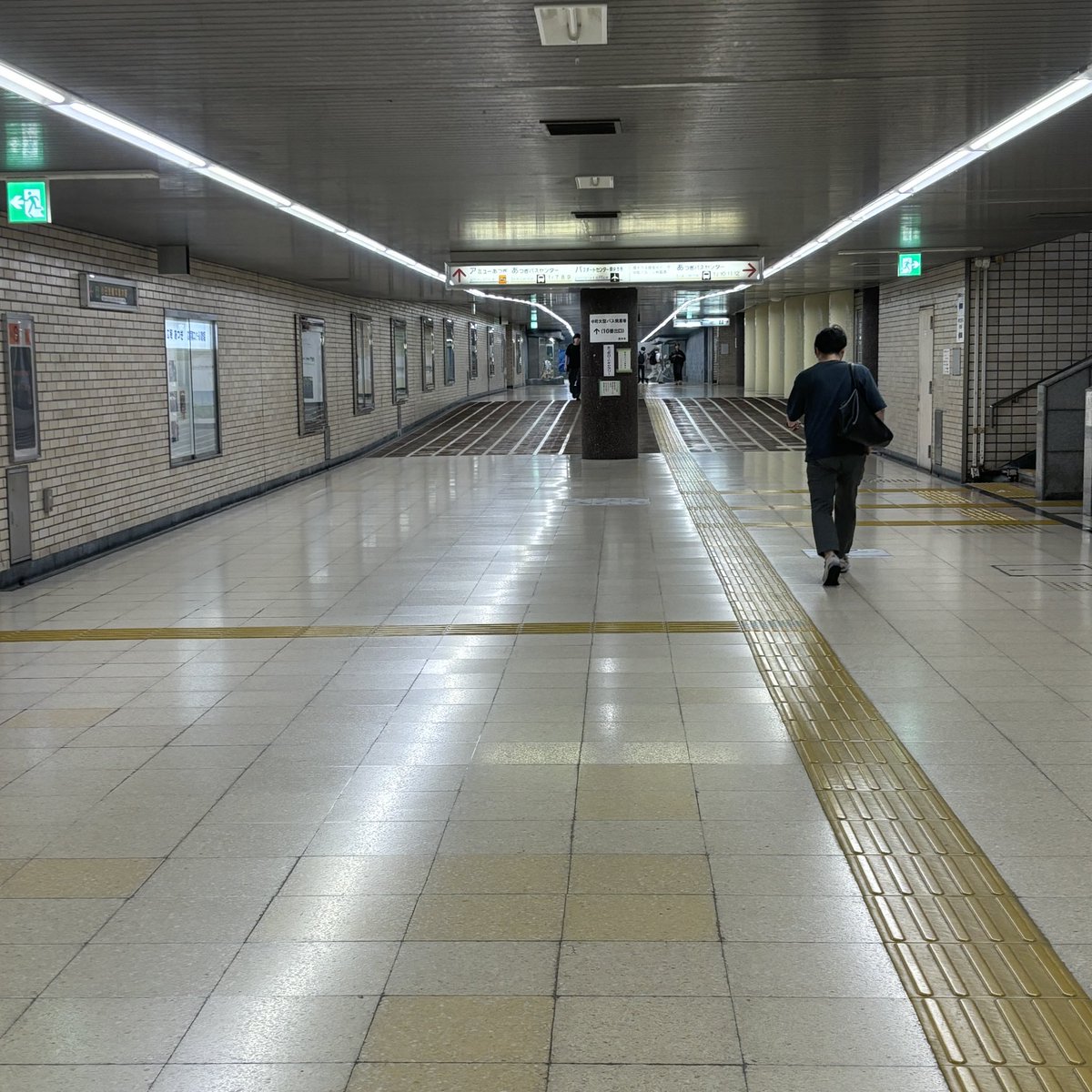 yotaro_sun's tweet photo. 【補足】厚木まるごとショップあつまるへの行き方 #国道ステッカー 

新宿方面から小田急で来た時は、最後部にある「東口改札」へ → 飲食店街を抜けたら左折して地下通路へ → しばらく行くと左手にａｍｙｕの入口があります → 階段上がったら左手奥が目的地です👍 https://t.co/Q57vGSCBCP