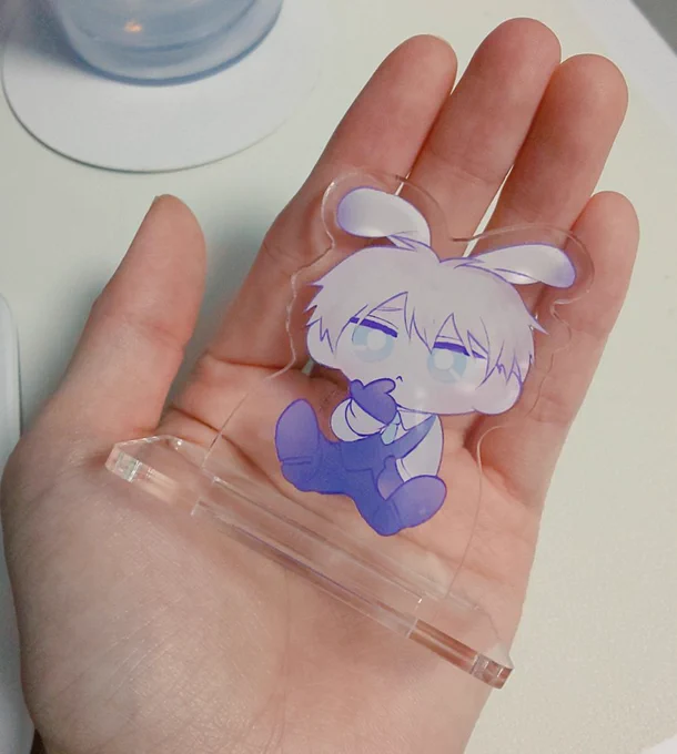 10月のレンアイ深化論で頒布するアクスタが届きました!( •ᴗ• )6cmくらいの大きさです。物欲しげに食べ物を見つめるモフセヤモノラボ・ファクトリーさんに作って頂きました※紫のパッケージは私が個人的に詰め込んでいます⋆͛ 