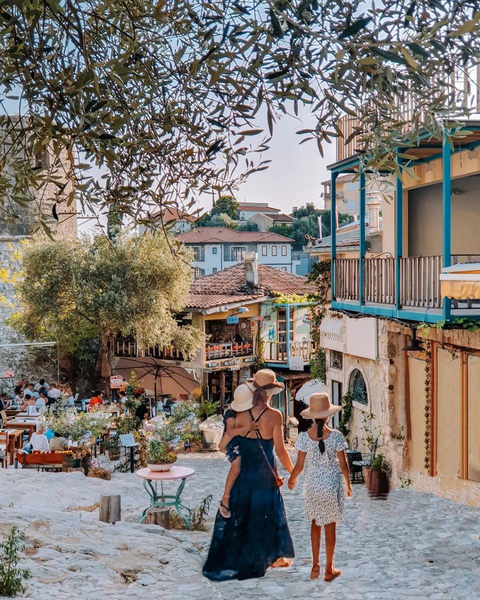 MontenegroShare's tweet photo. Uvijek dobra ideja 🍋

#StariBar #OldtownofBar #CrnaGora #Montenegro #ShareMontenegro 

📸 levoyagedezoe (Instagram) https://t.co/5U6cDub46G