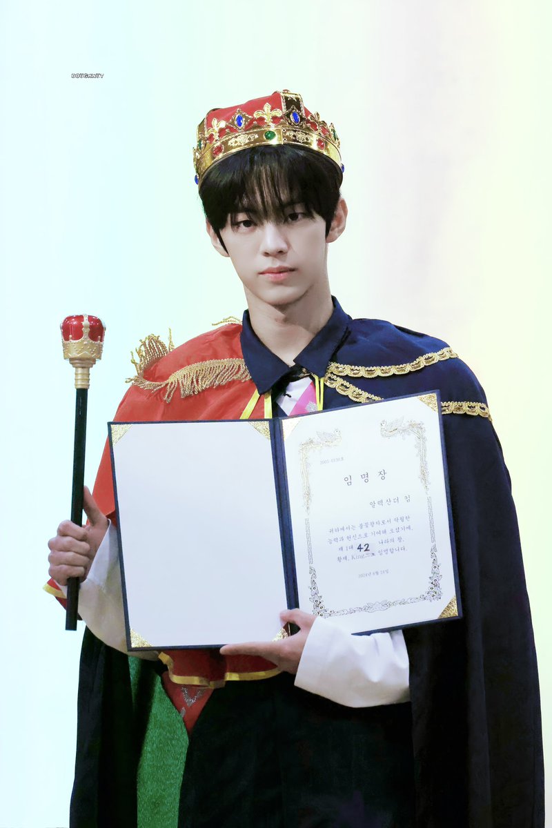 doughnut0130's tweet photo. 240824 뮤직코리아 HD

어린 왕자👑

#천재똥강아지 #DOHOON #도훈 
#TWS #투어스 #ドフン #トゥアス https://t.co/xQ4ut2eWvW