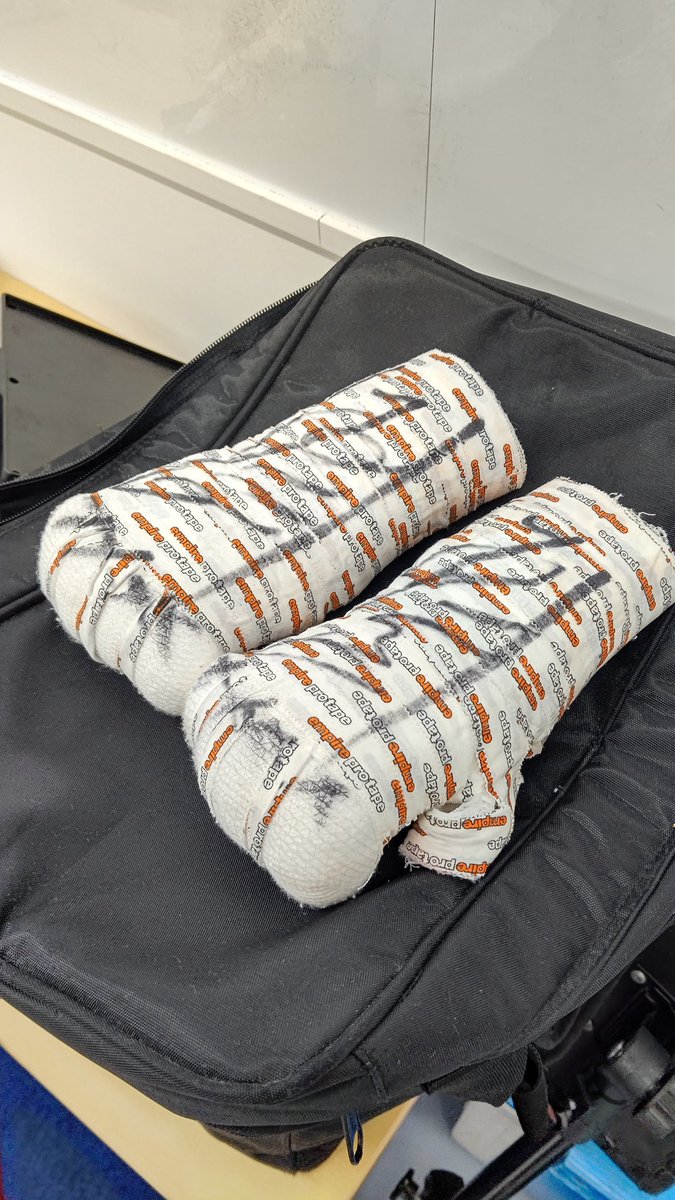 UthusenkanY's tweet photo. #bandage
#handwrap
#handwraping
#cutman
#empireprotape
#mazafight
#Boxing
#TMK
#バンテージ
#バンデージ
#ハンドラップ
#ハンドラッピング
#カットマン
#ボクシング
#健文トーレス https://t.co/epQ7rAsYK2